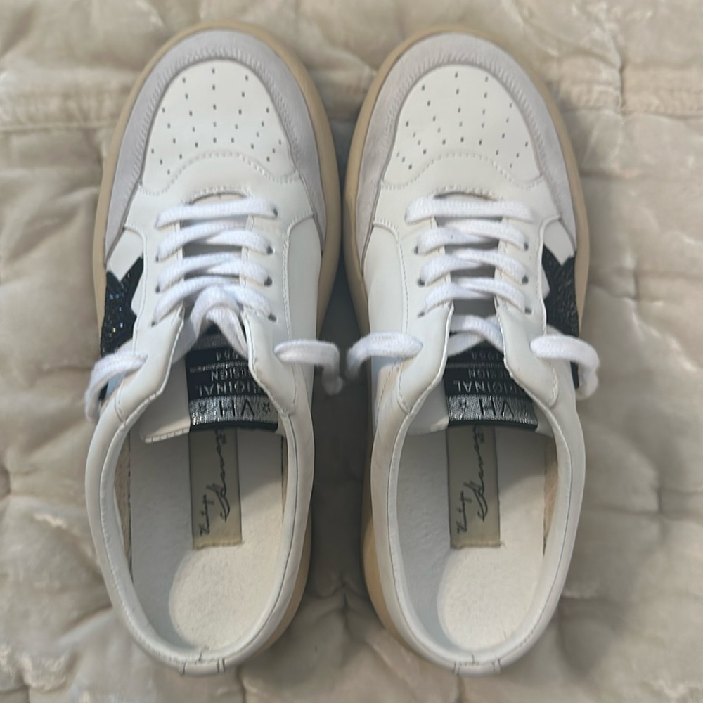 Vintage Havana Val slide on sneaker. Size 8. Worn once.